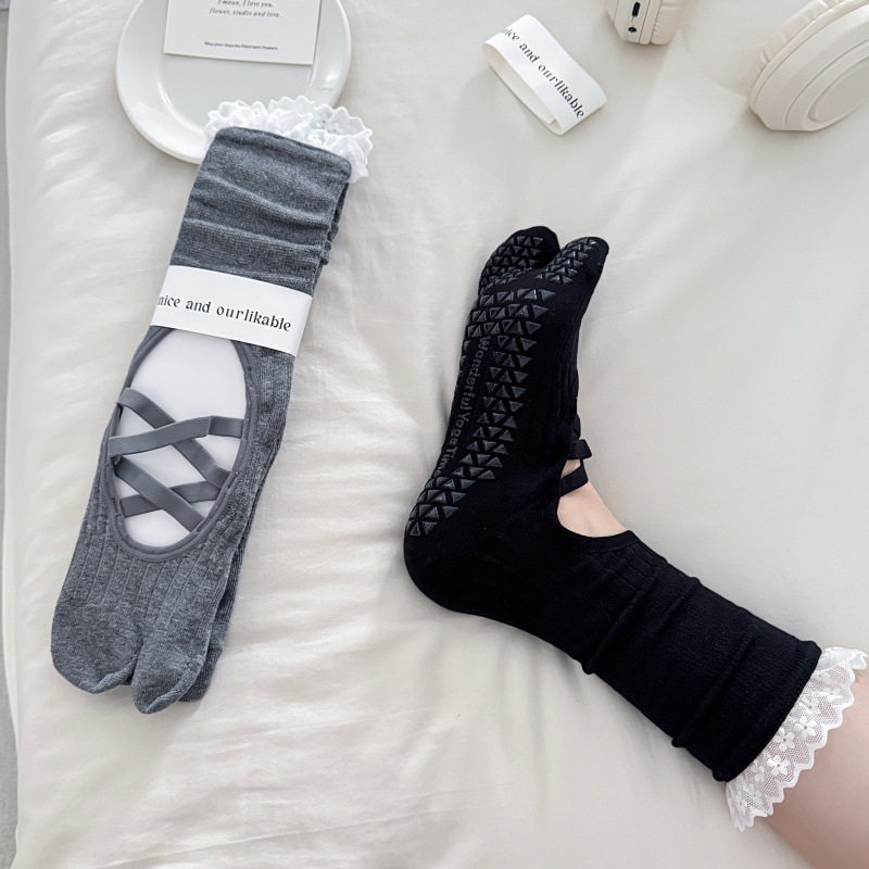 Lace Trim Split Toe Yoga Socks - Pilates & Yoga Knokke review and price